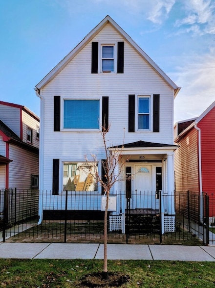 3325 W 37th Place Unit 3, Chicago, IL 60632