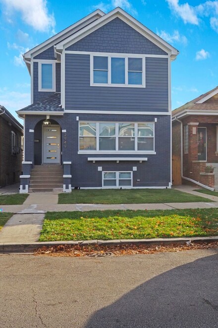 2949 N Luna Ave, Chicago, IL 60641