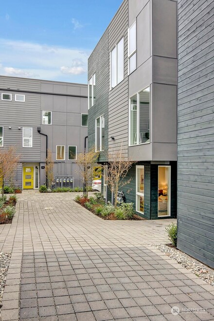 2709 E Yesler Way Unit B, Seattle, WA 98122