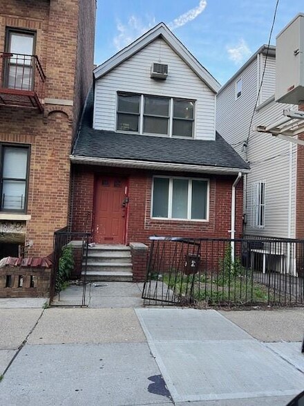 1789 E 17th St, Brooklyn, NY 11229