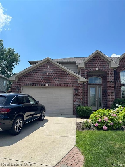 949 Grand Vista Ct, Troy, MI 48085