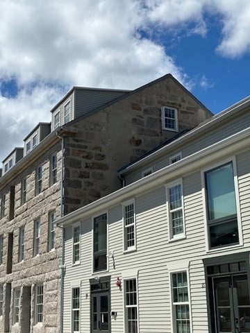 19 Commercial St Unit 301, New Bedford, MA 02740