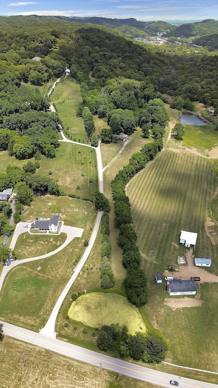 2246 S Berrys Chapel Rd, Franklin, TN 37069