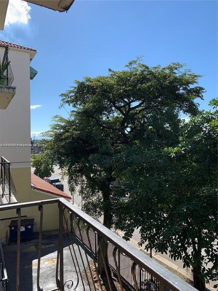 1478 NW 1st St Unit 301, Miami, FL 33125