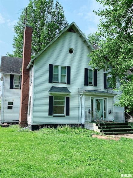 301 E Cortland St, Avon, IL 61415
