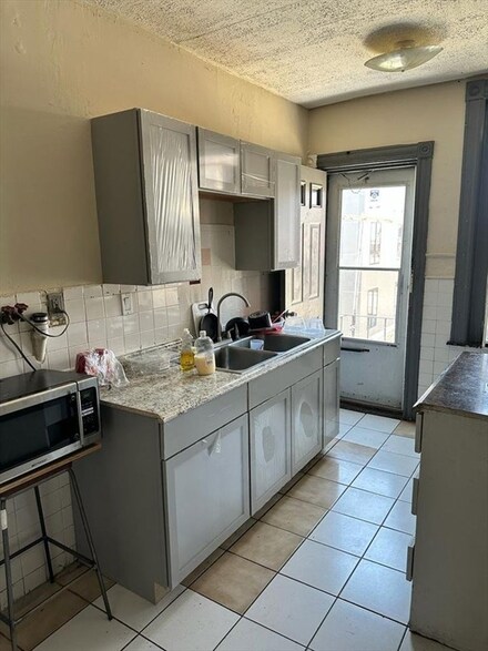 5 Linden St Unit 2, Boston, MA 02127