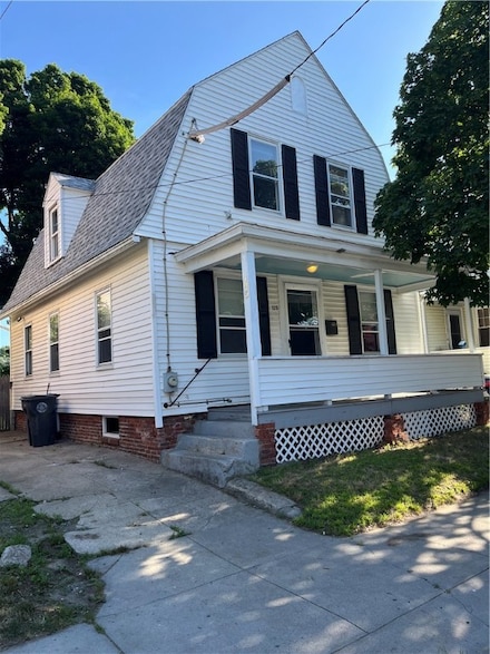 125 Smith St, Cranston, RI 02905