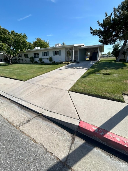 1012 Pebble Beach Dr, Bakersfield, CA 93309