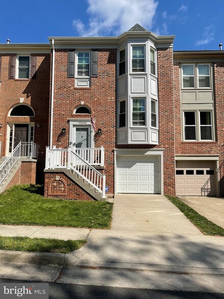 12194 Derriford Ct, Woodbridge, VA 22192
