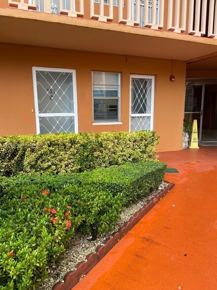1591 NE Miami Gardens Dr Unit 111, Miami, FL 33179