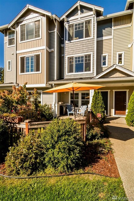 3016 SW Morgan St, Seattle, WA 98126