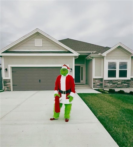 11437 N Auburndale Cir, Kansas City, MO 64157