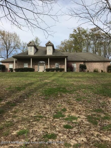 7194 Soaring Oaks Cove, Walls, MS 38680