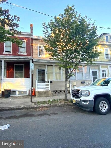 624 Spruce St, Trenton, NJ 08638
