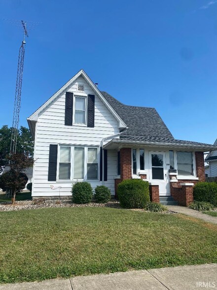289 6th St NE, Linton, IN 47441