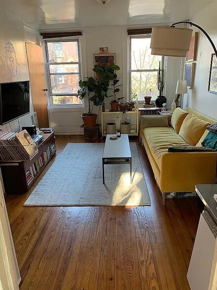 138 Adelphi St Unit 3, Brooklyn, NY 11205
