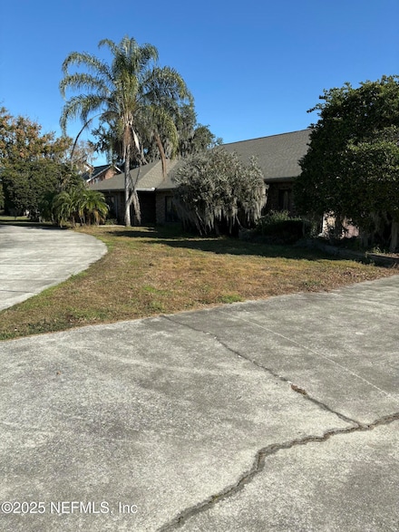 246 Crystal Cove Dr, Palatka, FL 32177
