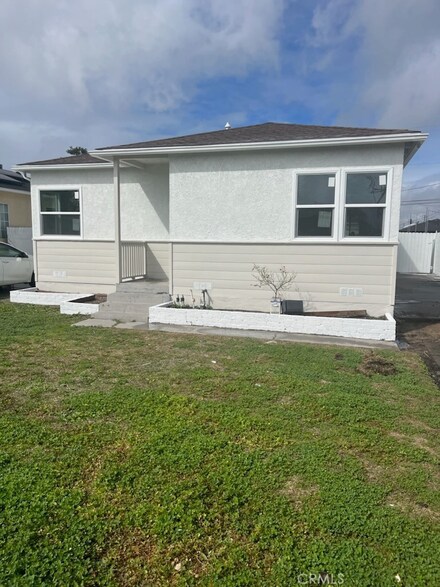 4817 W 130th St, Hawthorne, CA 90250