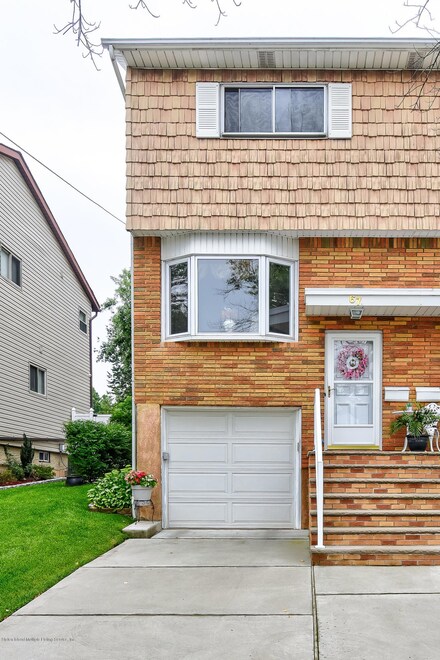 67 Ebony St, Staten Island, NY 10306