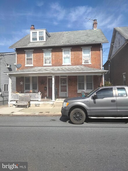 409 E 1st St, Birdsboro, PA 19508