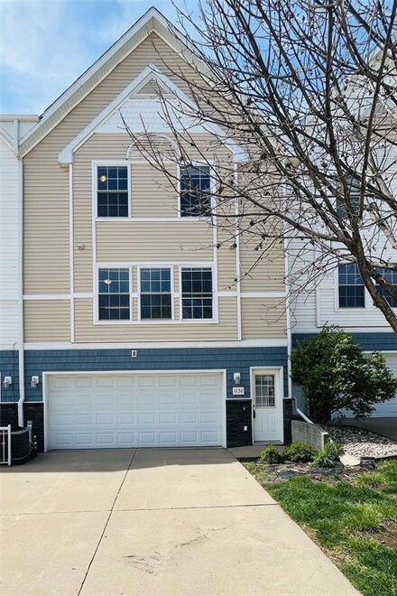 1136 SE Village View Ln, Ankeny, IA 50021