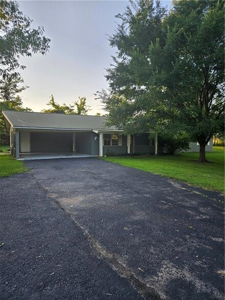 6494 Hwy 9, Campti, LA 71411