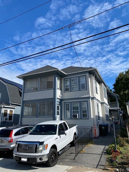 84-86 Coolidge St, Lawrence, MA 01843