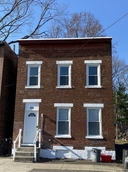610 Huron St, Schenectady, NY 12305