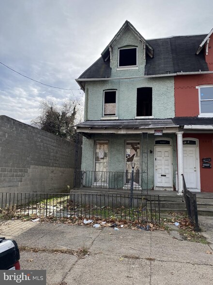 4224 Brown St, Philadelphia, PA 19104