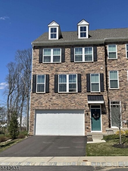 7 Force Dr, Budd Lake, NJ 07828