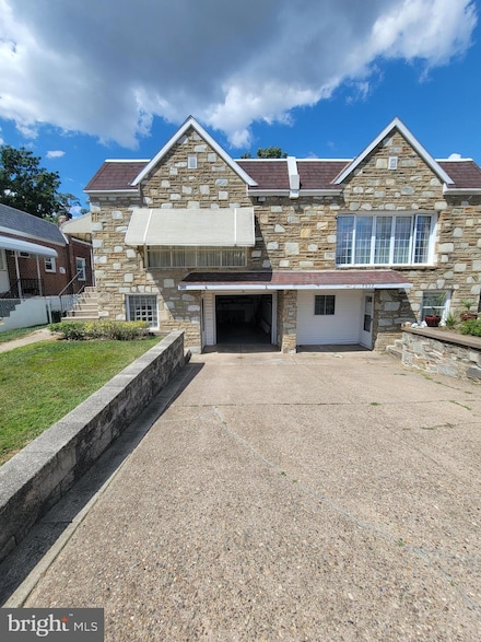 9030 Cloverly Rd, Philadelphia, PA 19136