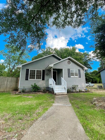 5756 Perry Ave, Columbus, GA 31909