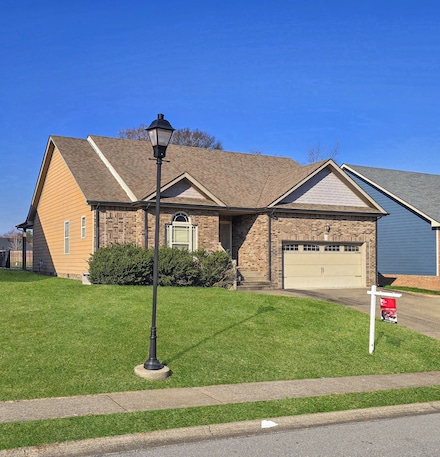 2212 Fairfax Dr, Clarksville, TN 37043