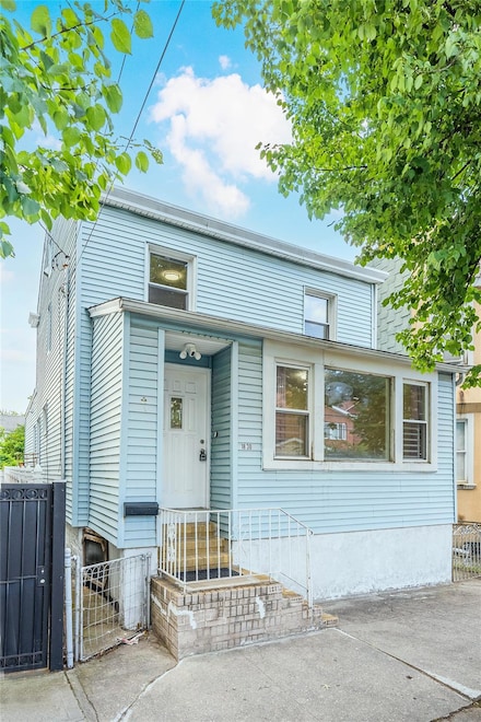 1830 124th St, College Point, NY 11356