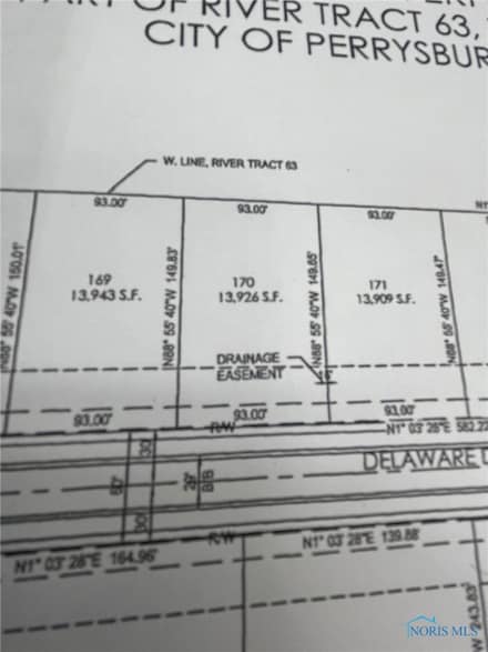 470 Delaware Dr, Perrysburg, OH 43551