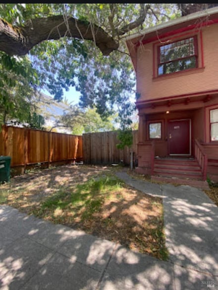 1055 56th St, Emeryville, CA 94608