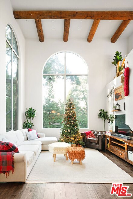25640 Wildwood Dr, Calabasas, CA 91302