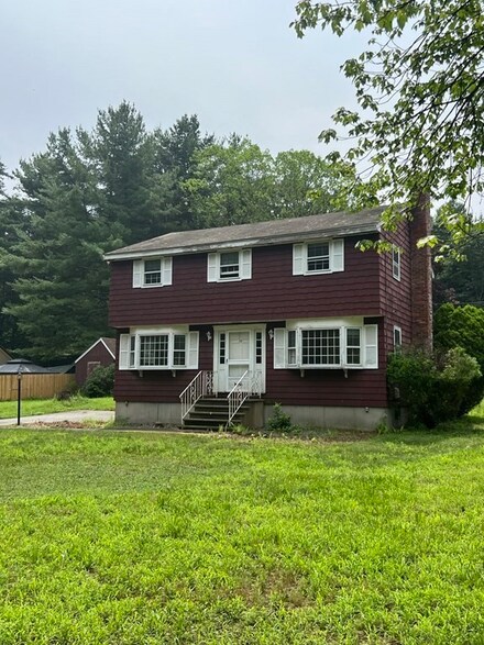 79 Pringle St, Tewksbury, MA 01876