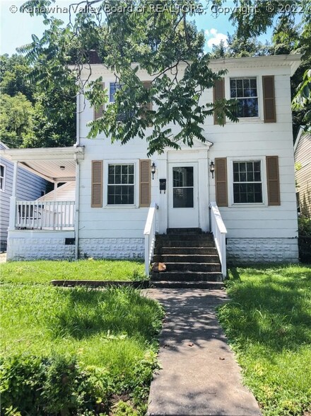 3381 Old Logan Rd, Logan, WV 25601