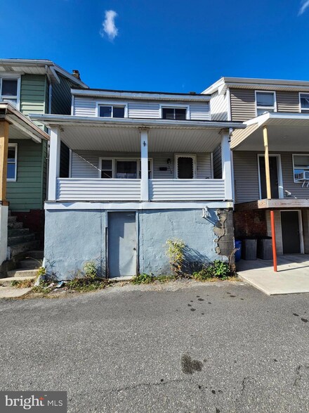 318 N Railroad St, Tamaqua, PA 18252