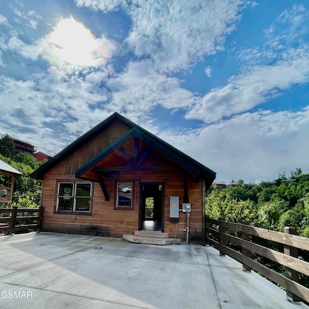 3334 Smoky Ridge Way, Sevierville, TN 37862