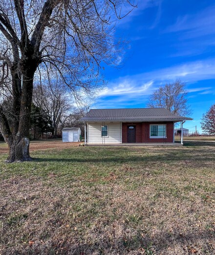 18216 U S 65, Preston, MO 65732