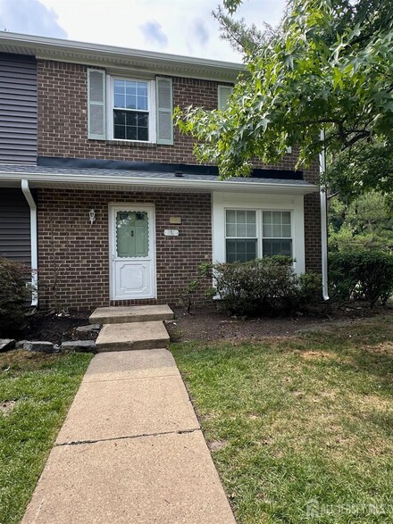 315 Constitution Cir, North Brunswick, NJ 08902