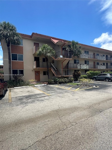 5945 Del Lago Cir Unit 201, Sunrise, FL 33313