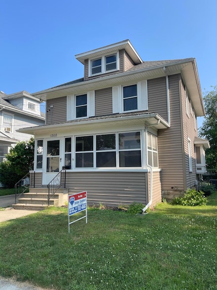 1208 Burr St, Jackson, MI 49201