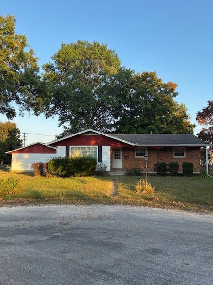 6 French Dr, Virginia, IL 62691