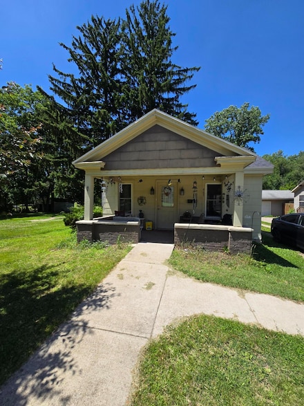 463 E Chicago St, Jonesville, MI 49250