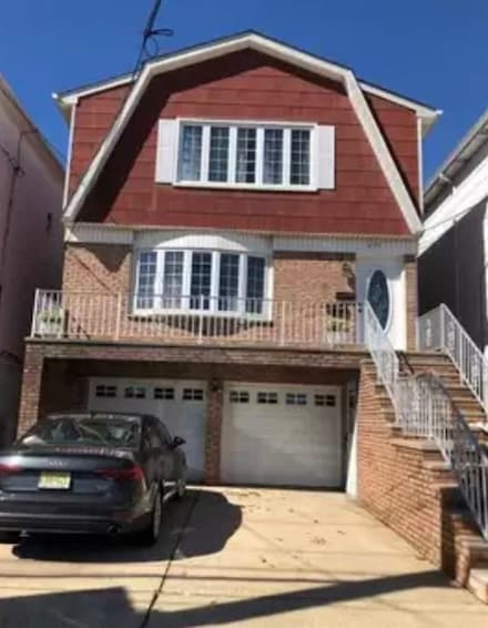 279 Avenue E, Bayonne, NJ 07002