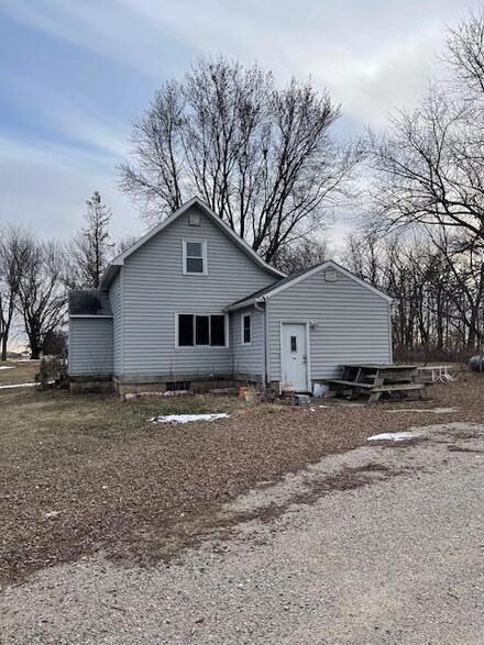 7660 NE 84th Ave, Kenyon, MN 55946