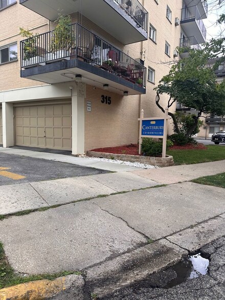 315 Des Plaines Ave Unit 103, Forest Park, IL 60130